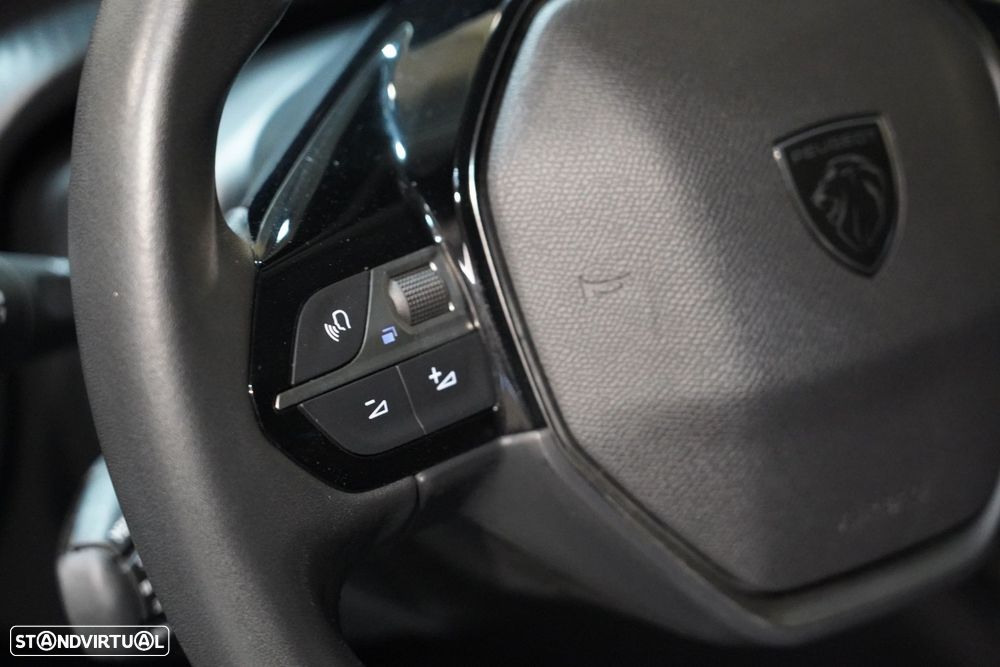 Peugeot 208 - 10