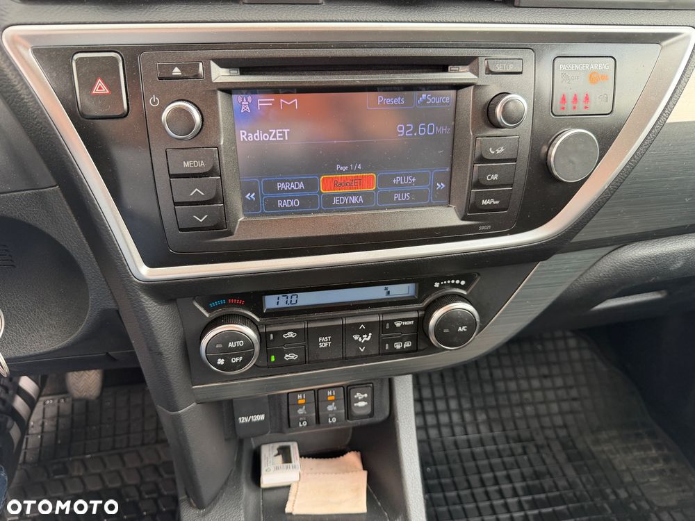 Toyota Auris 2.0 D-4D Premium Comfort - 34