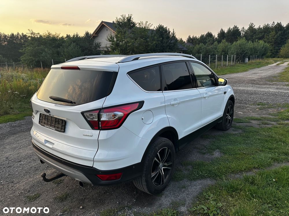 Ford Kuga 1.5 EcoBoost 2x4 Titanium - 4