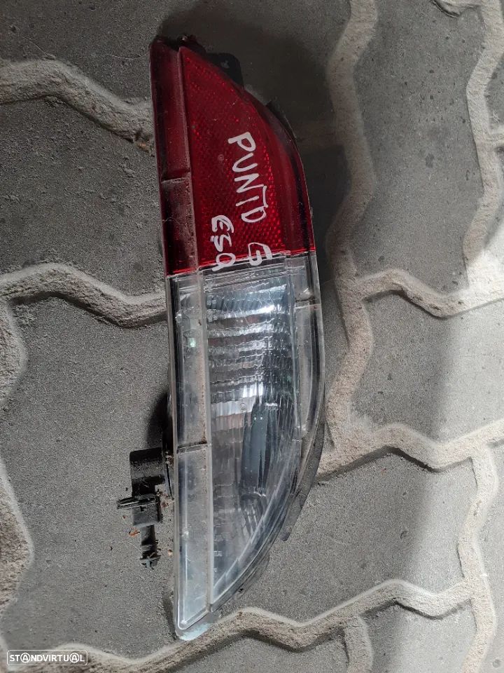 Farolin de marcha a tras fiat grand punto van 2006 - 2012  00517180110 - 1