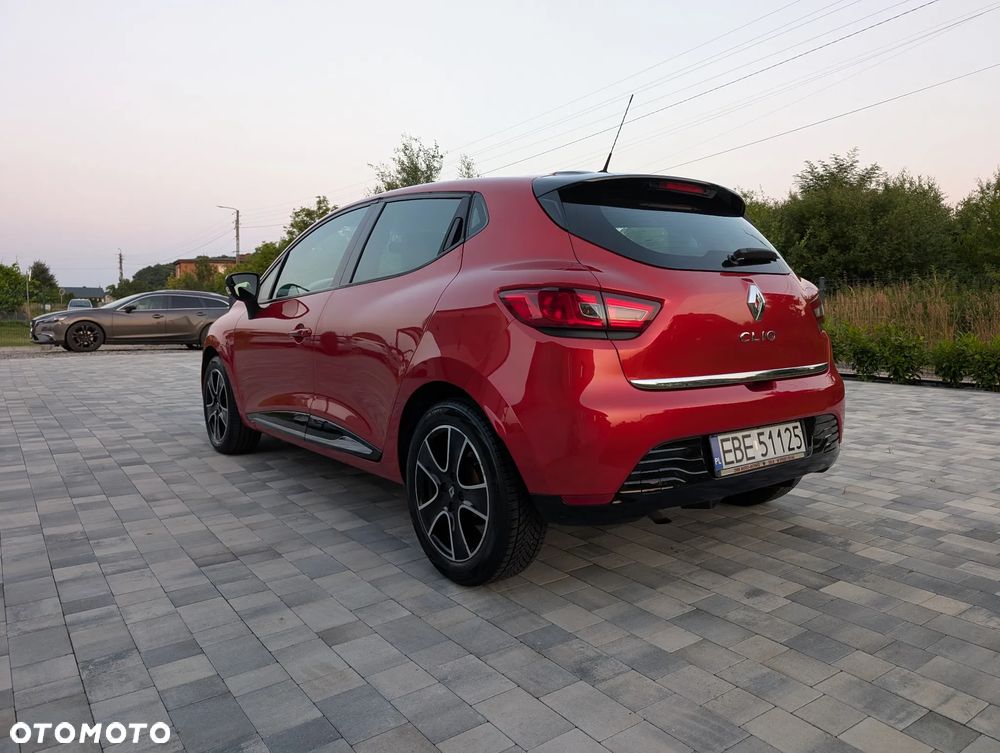 Renault Clio 1.2 16V 75 Life - 9