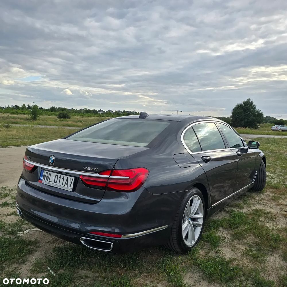 BMW Seria 7 750Li Edition Exclusive - 13