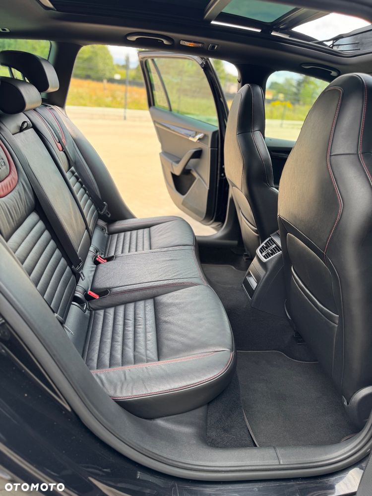 Skoda Octavia 2.0 TDI RS DSG - 23