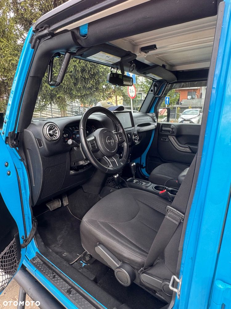 Jeep Wrangler - 9