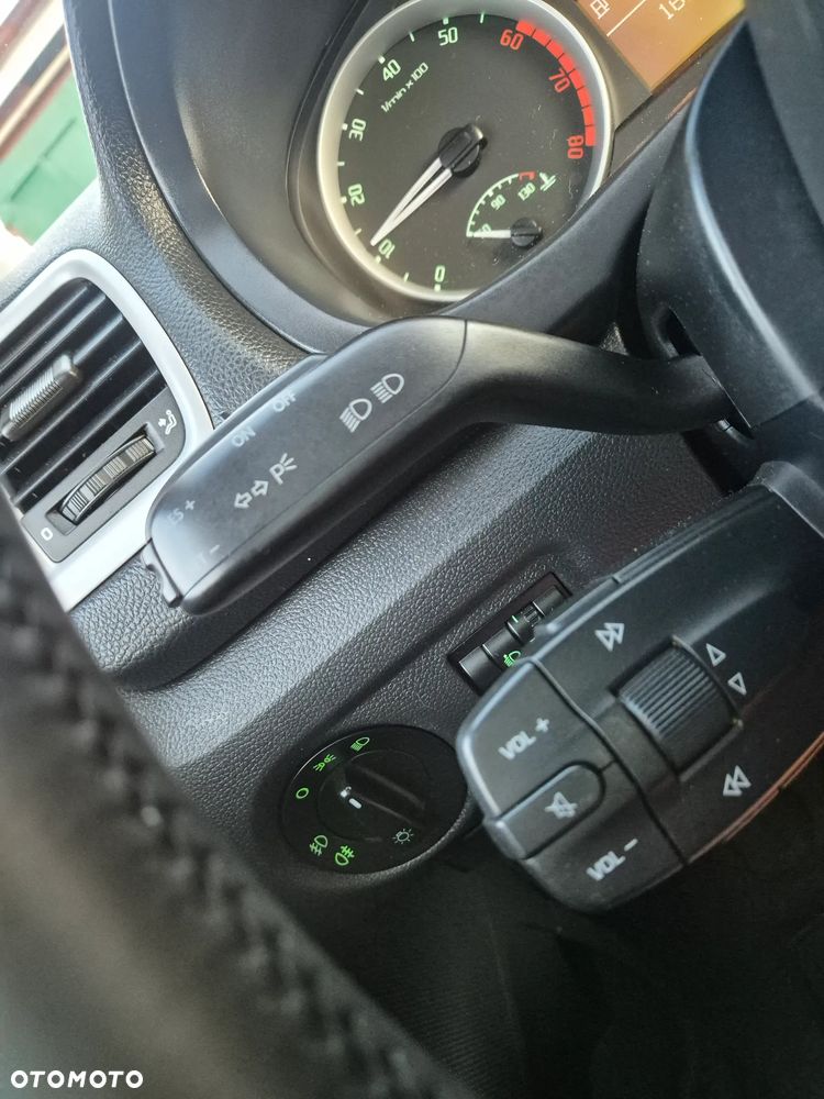 Skoda Roomster 1.6 16V Comfort PLUS EDITION - 14