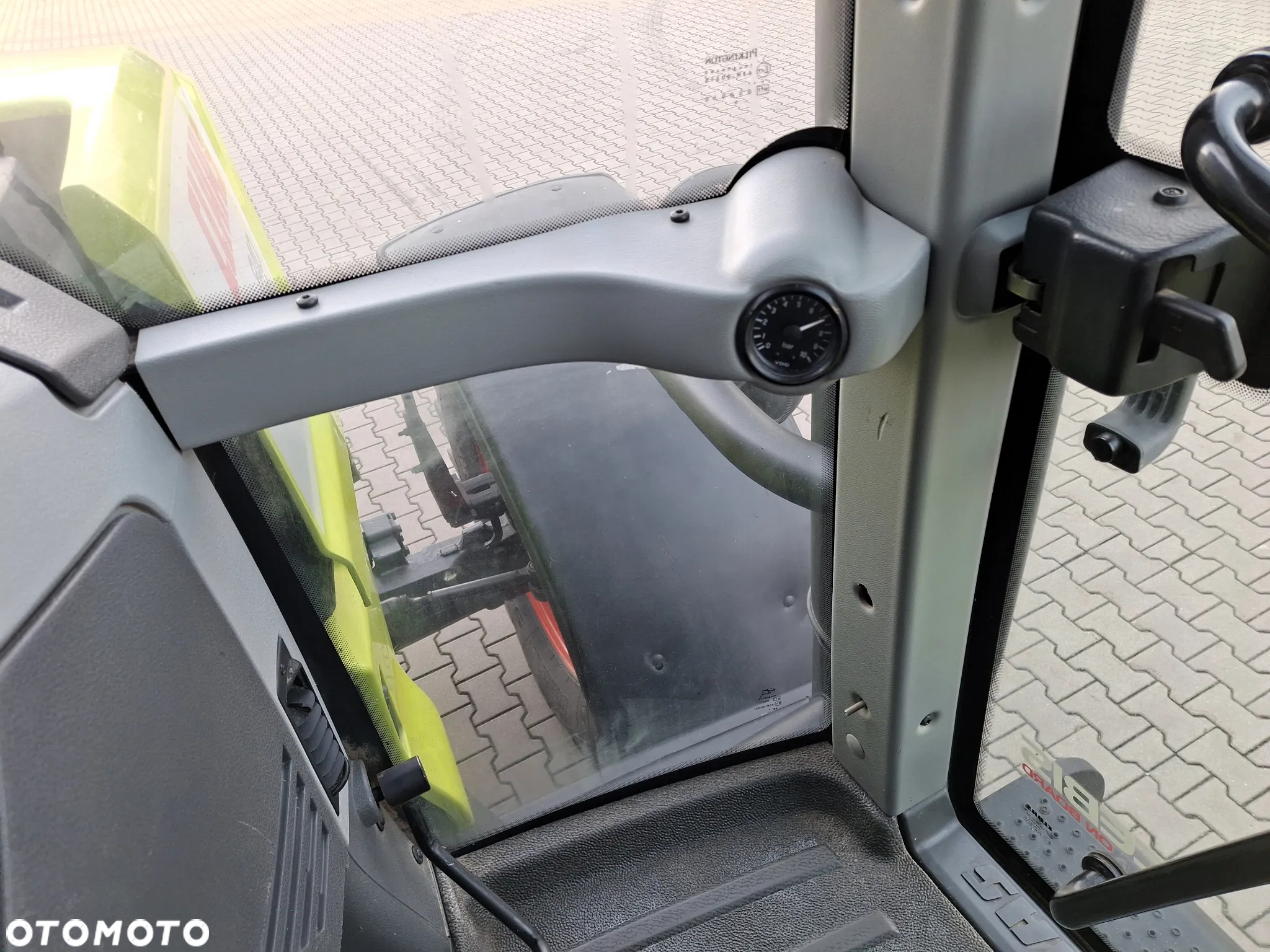 Claas 175 tys netto Axion 840 CEBIS - 21