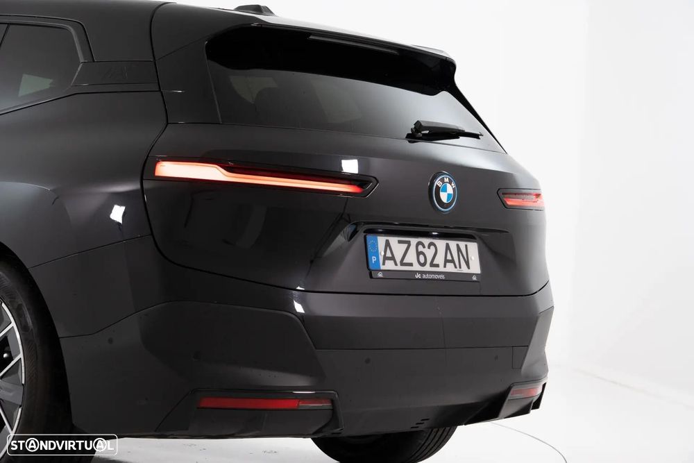BMW iX xDrive 40 - 13