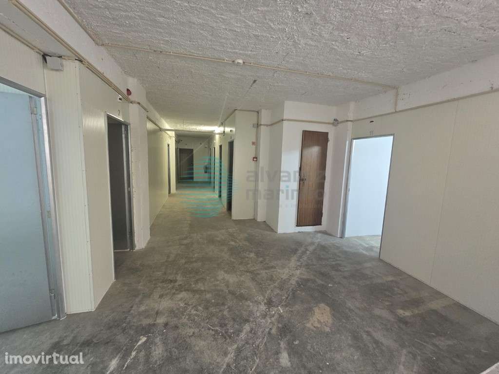 Boxes / arrecadação no centro da Cidade de Torres Vedras. - Grande imagem: 5/13