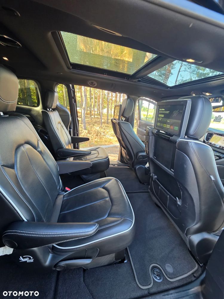 Chrysler Pacifica - 34