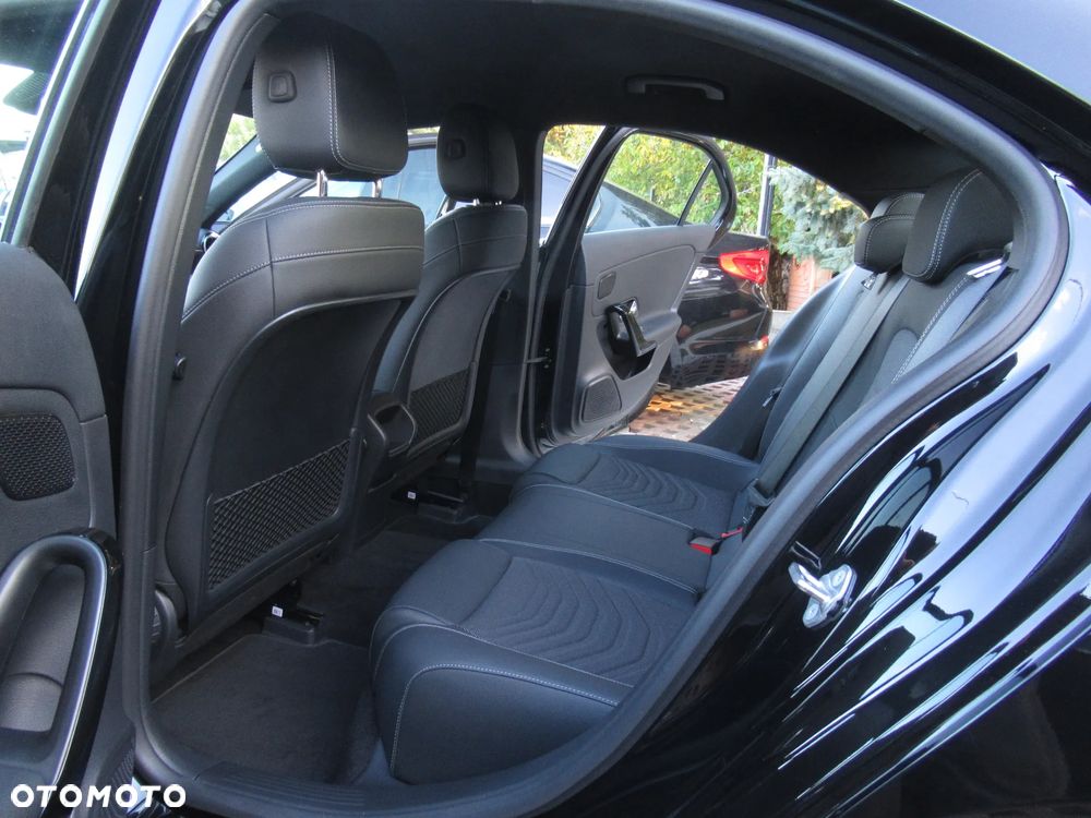 Mercedes-Benz Klasa A 200 Style 7G-DCT - 7