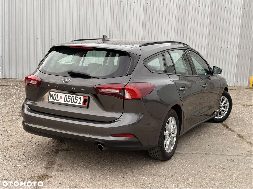 Ford Focus ver-1-5-ecoblue-start--stopp--system-titanium - 16