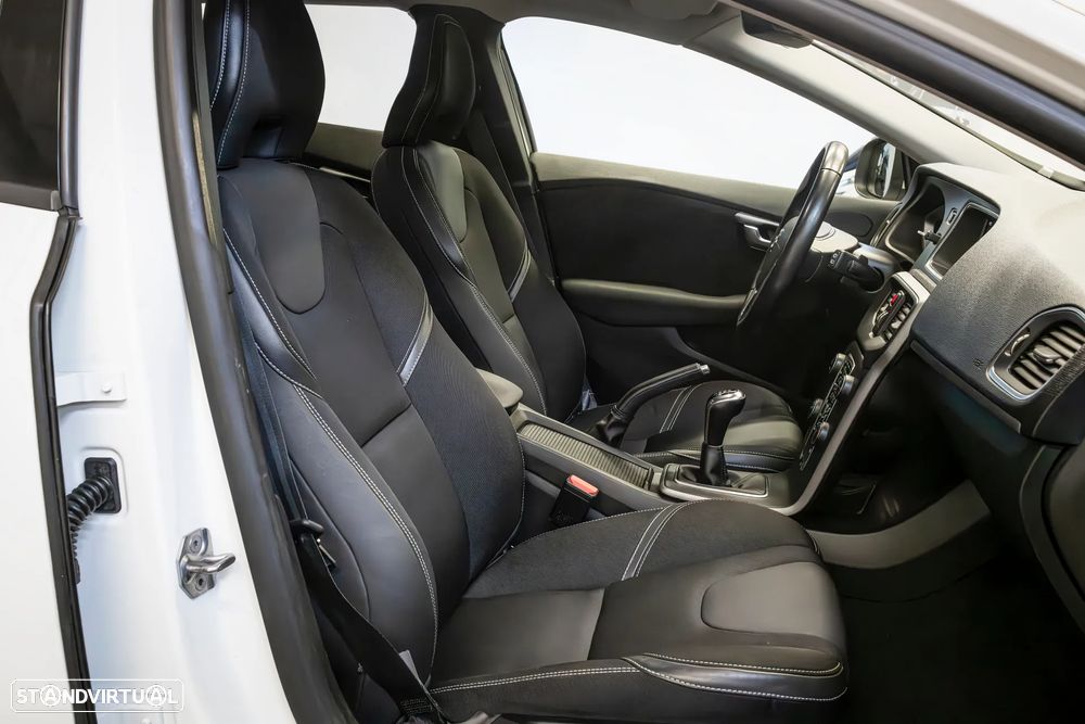 Volvo V40 2.0 D3 Kinetic - 11