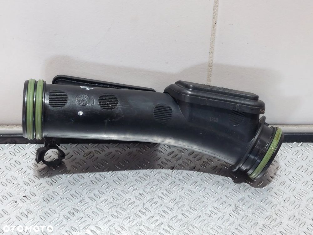 RURA POWIETRZA DOLOT VW 1,4 TFSI KOD CTH R2012 NR 03C145674B - 3