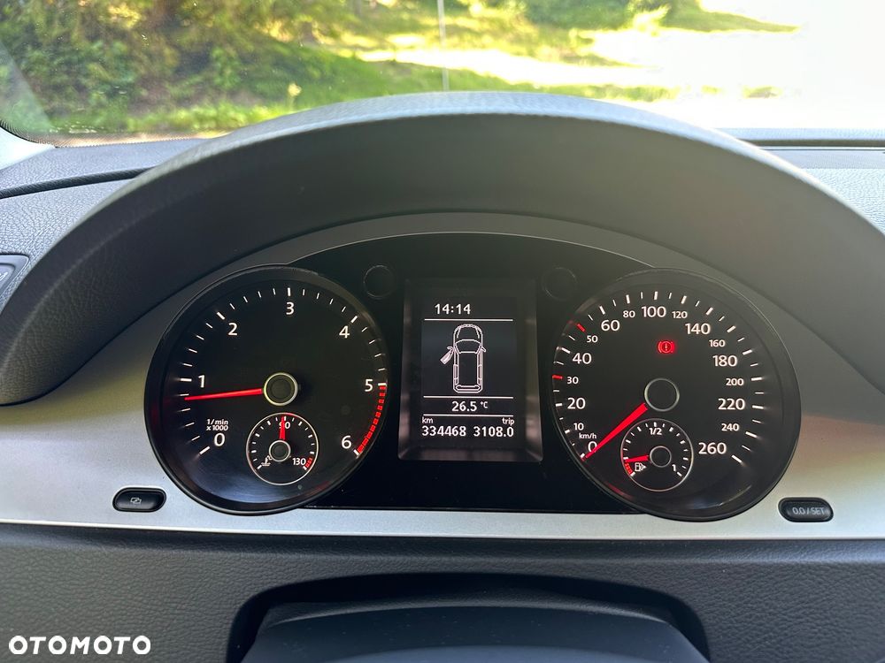 Volkswagen Passat 2.0 TDI Sportline - 4