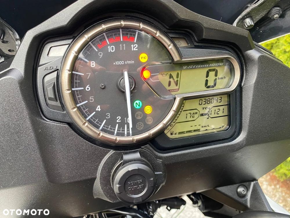 Suzuki V-STROM - 29