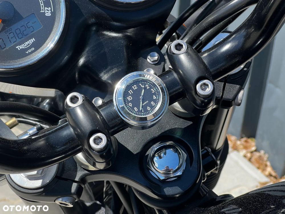 Triumph Bonneville - 17