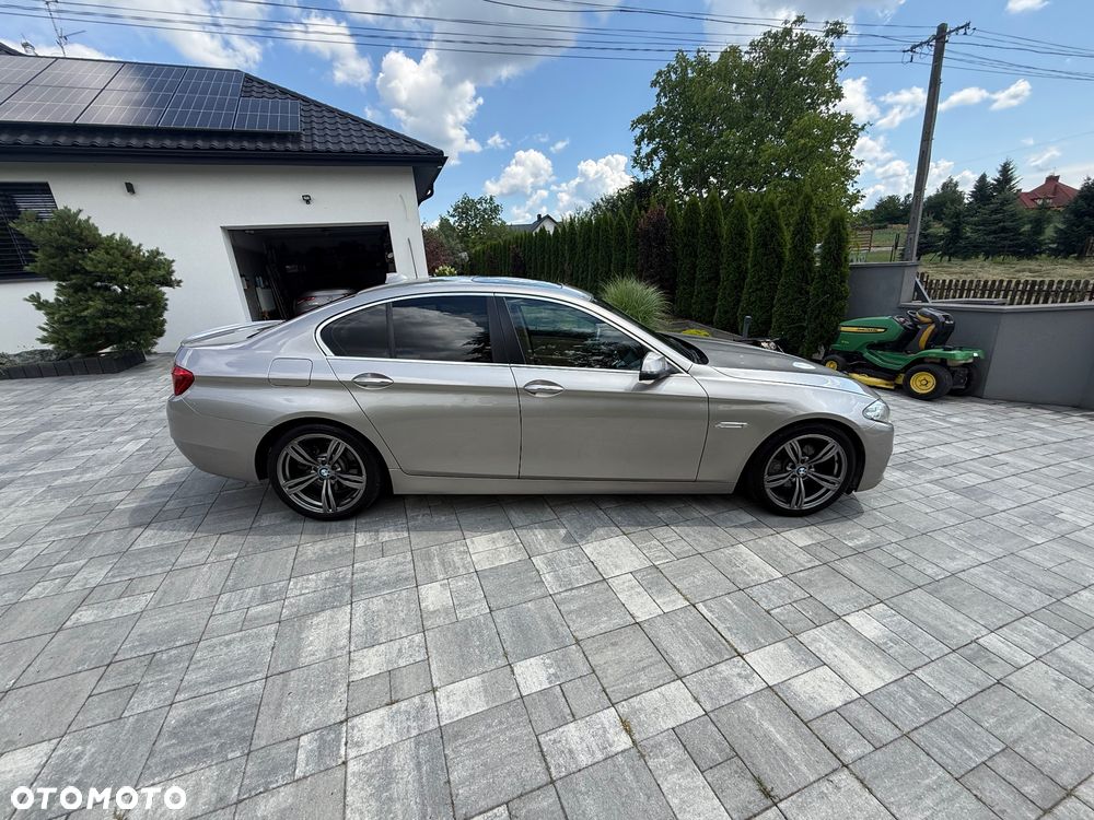 BMW Seria 5 528i xDrive Sport-Aut Luxury Line - 7