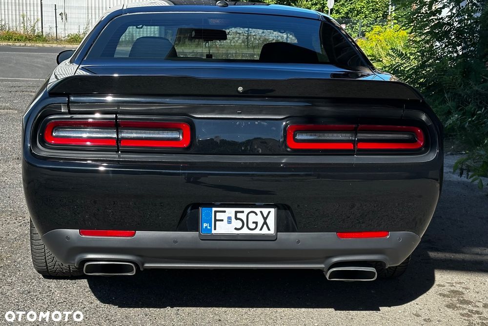 Dodge Challenger - 25