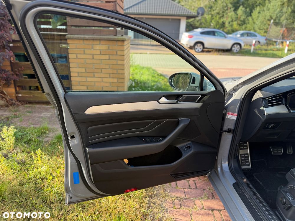 Volkswagen Passat 2.0 TDI Business DSG - 30