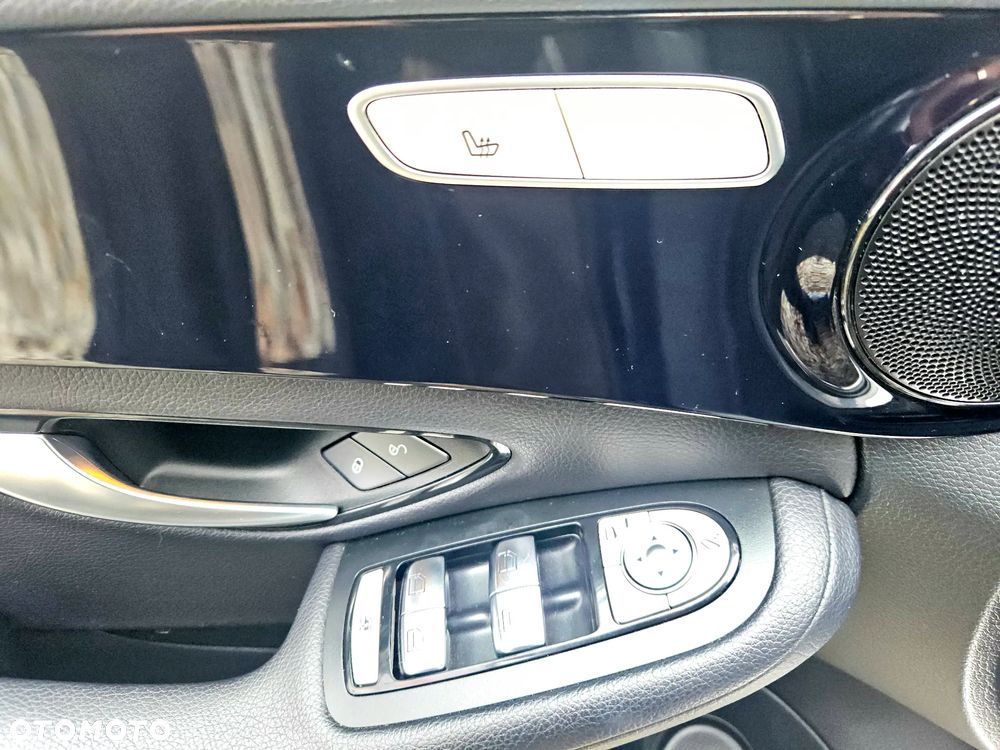 Mercedes-Benz Klasa C 220 d 4Matic T 9G-TRONIC - 34