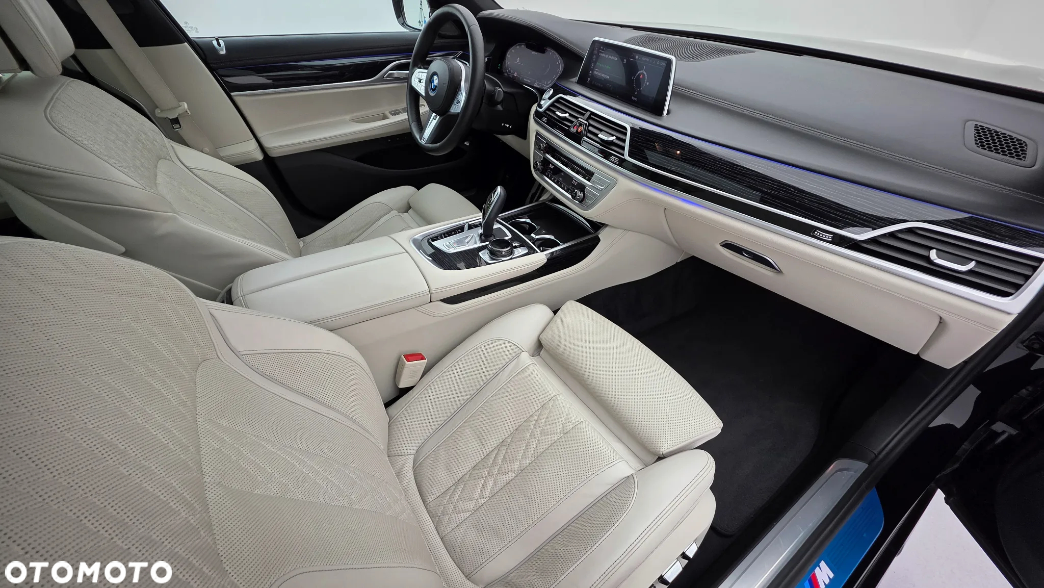 BMW Seria 7 - 24