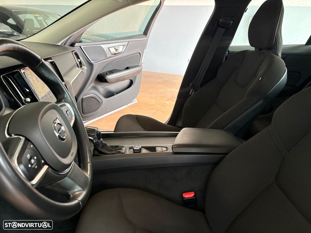 Volvo V60 2.0 D3 Momentum Plus Geartronic - 11