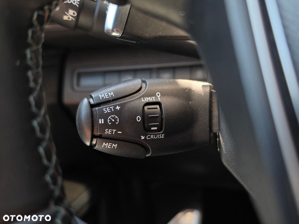 Peugeot 3008 1.2 PureTech GPF Crossway S&S EAT8 - 24