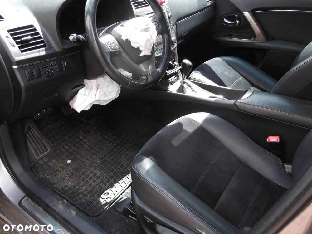 Toyota Avensis - 9