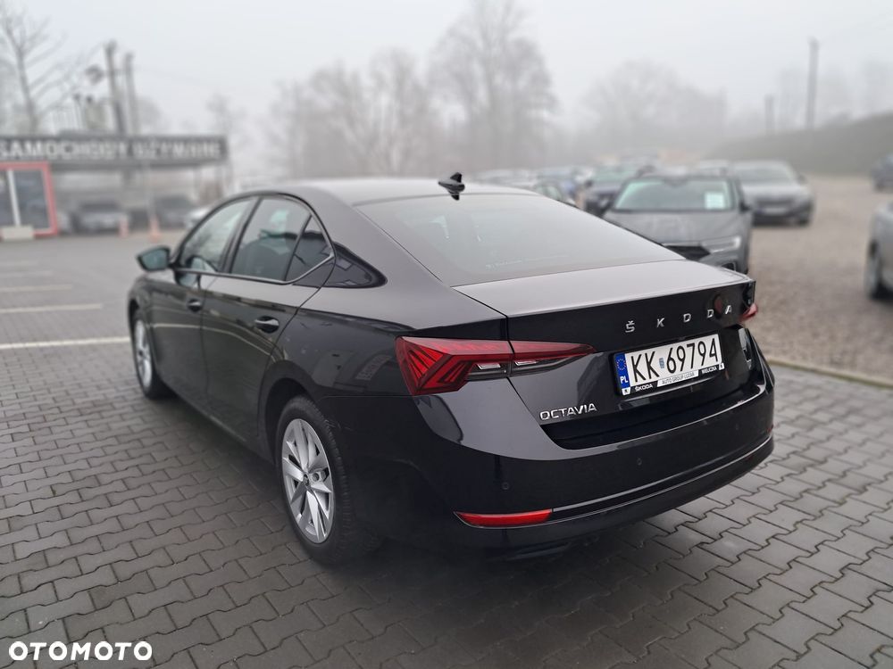 Skoda Octavia 2.0 TDI Ambition DSG - 6