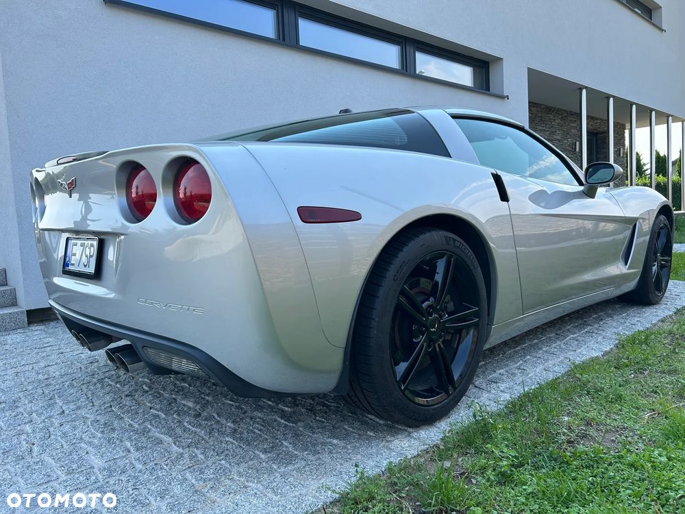 Chevrolet Corvette - 14