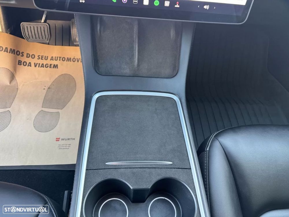 Tesla Model 3 Tração Traseira Standard - 32