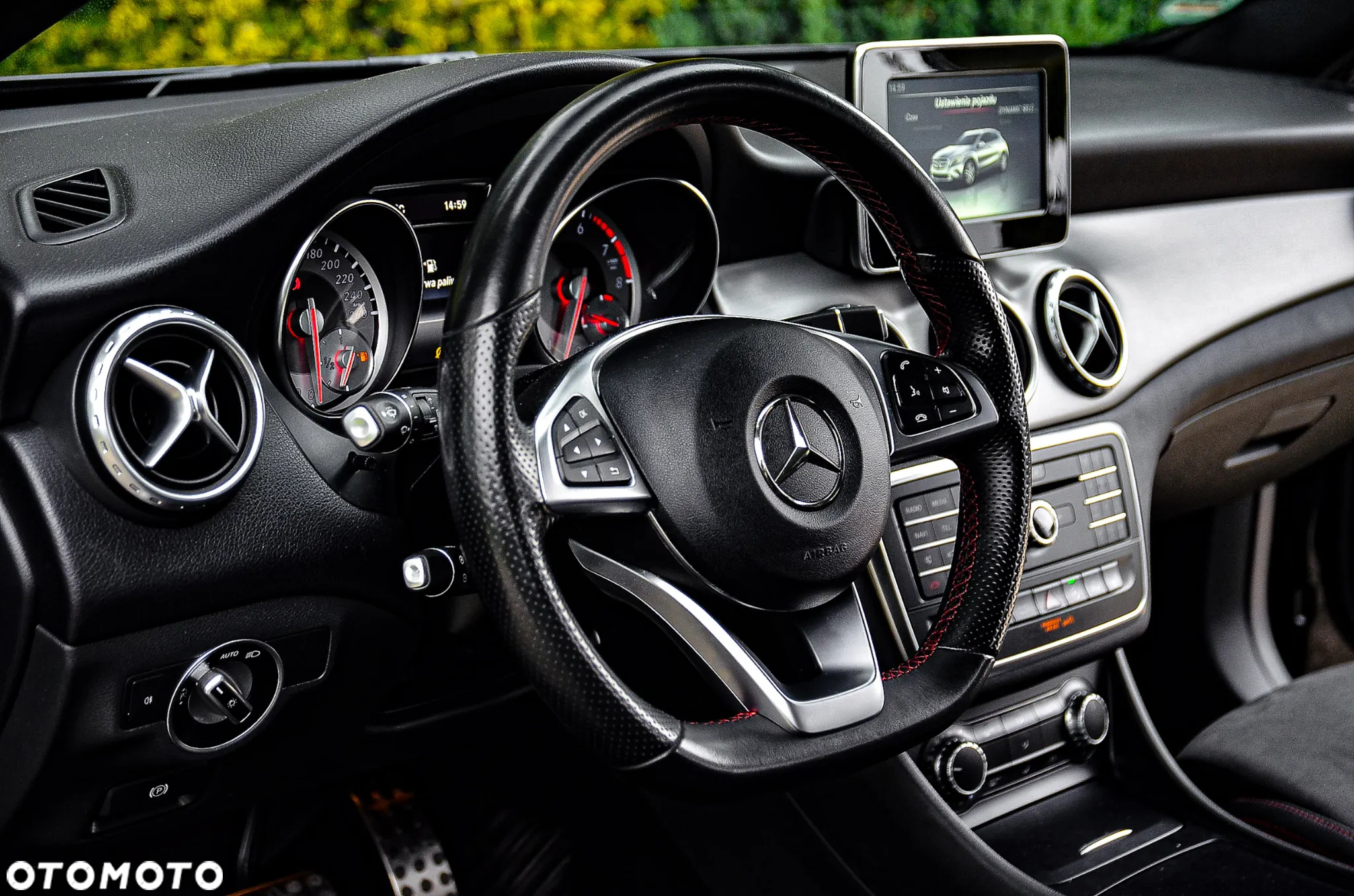 Mercedes-Benz GLA 180 7G-DCT AMG Line - 26