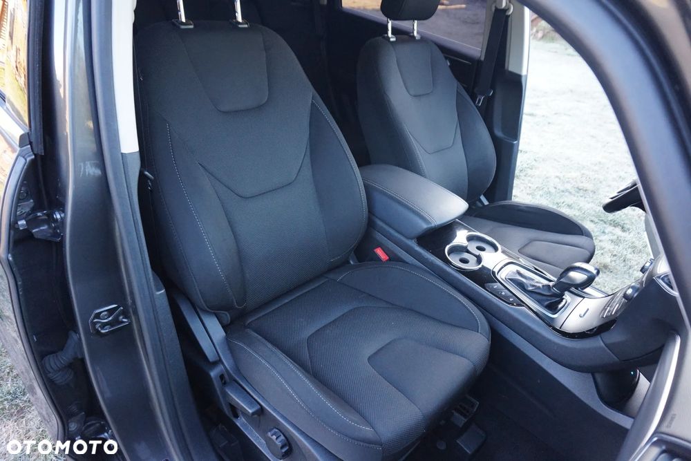 Ford S-Max 2.0 TDCi Titanium PowerShift - 24