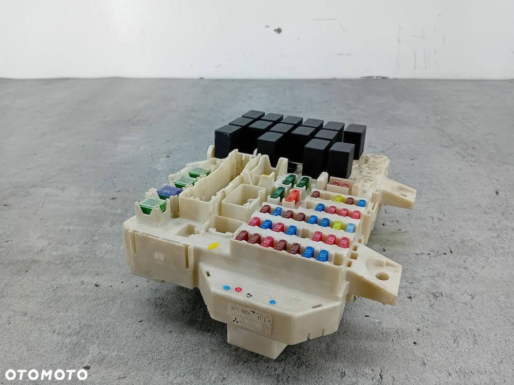 SKRZYNKA BEZPIECZNIKÓW SMART FORFOUR I A4545400424 MN902450 1.5 CDI - 5