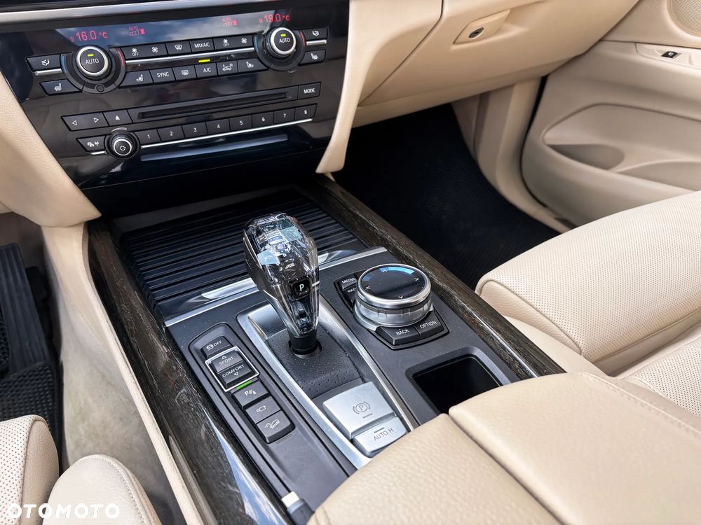 BMW X5 xDrive40d - 23