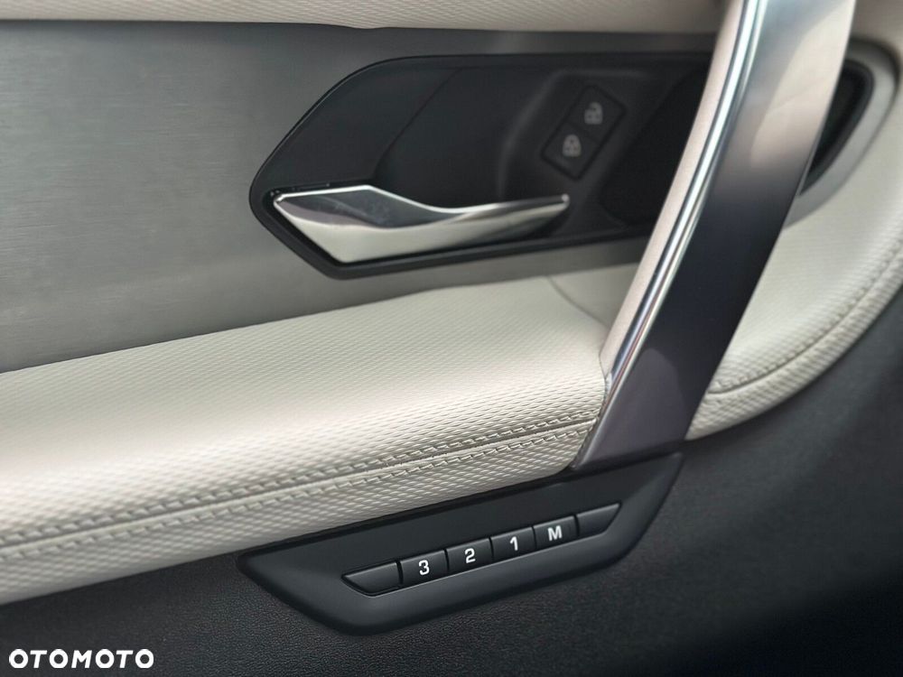 Land Rover Discovery Sport - 28