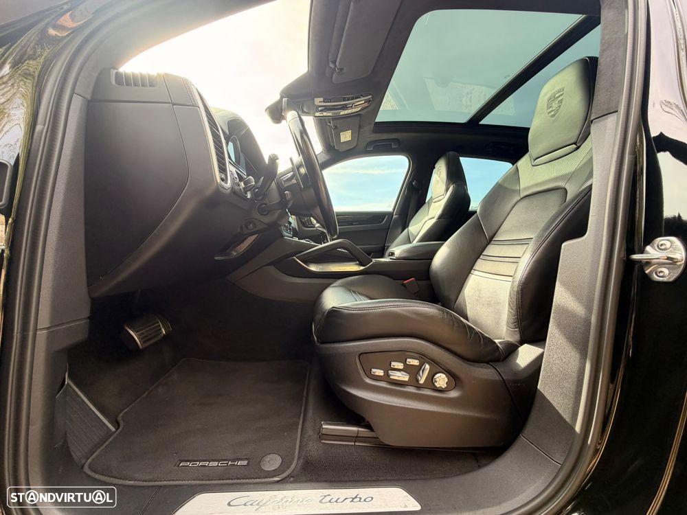 Porsche Cayenne Turbo - 39