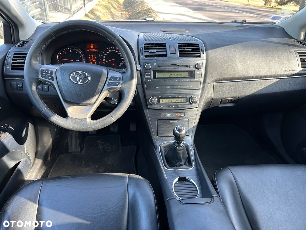 Toyota Avensis - 36