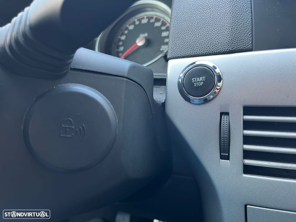 Opel Astra GTC Sport Van - 20