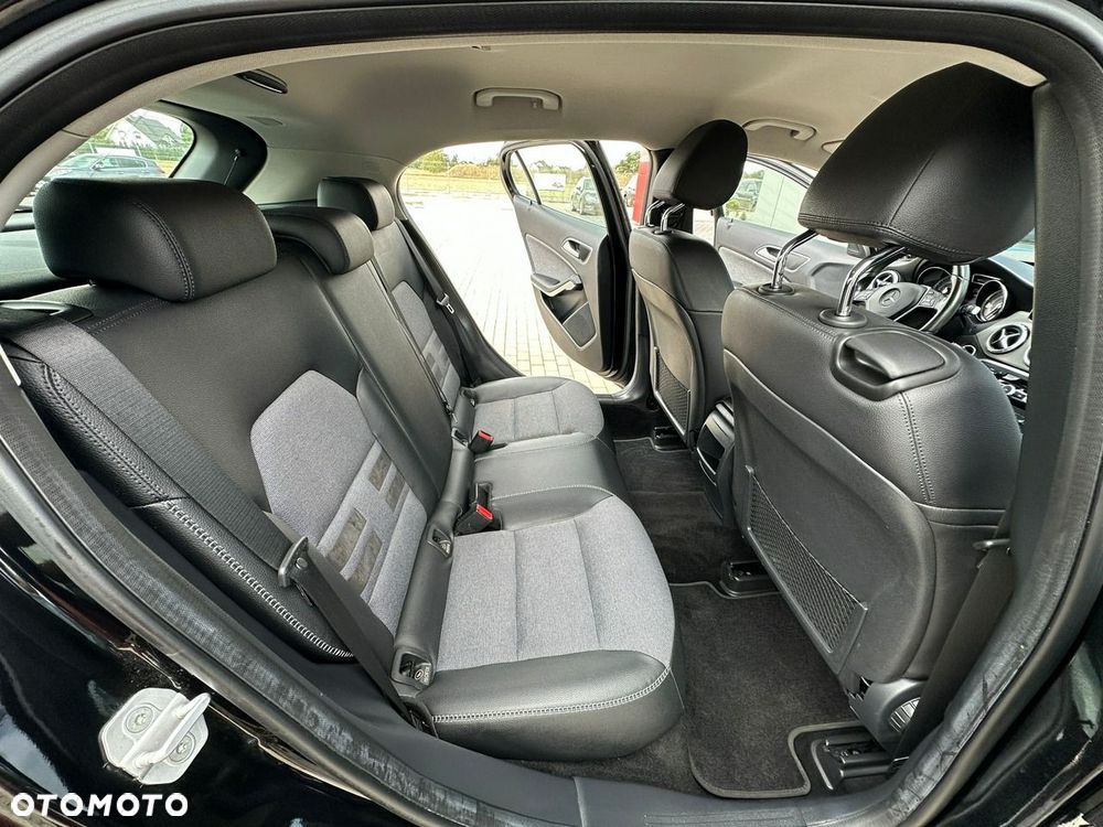 Mercedes-Benz GLA 200 7G-DCT Style - 13