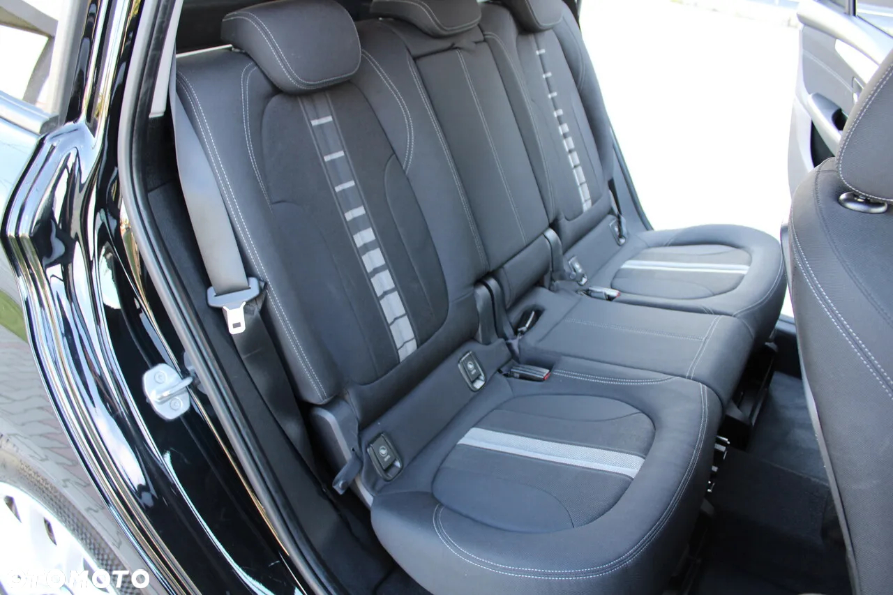 BMW Seria 2 218d Active Tourer Advantage - 32