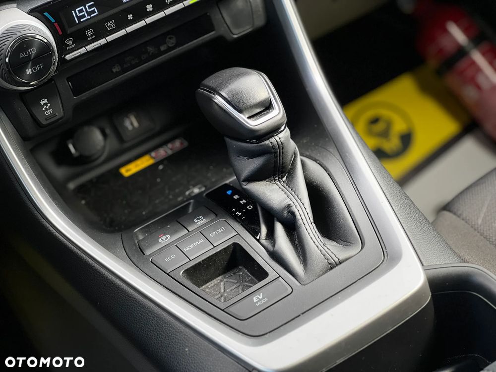 Toyota RAV4 - 22