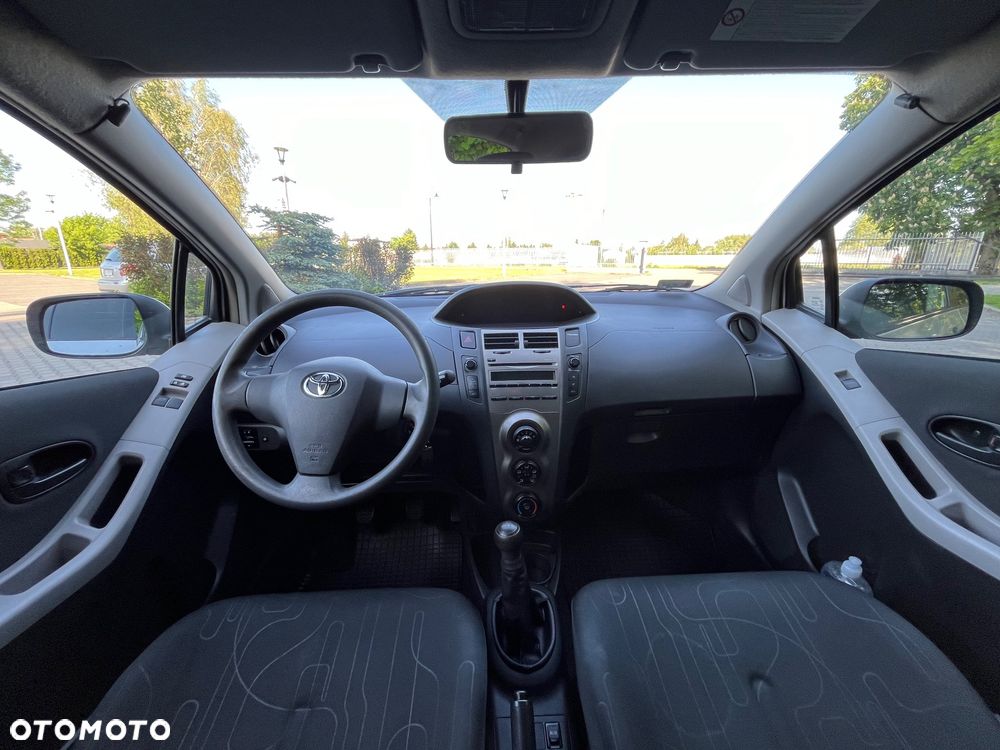 Toyota Yaris 1.0 Luna A/C - 26