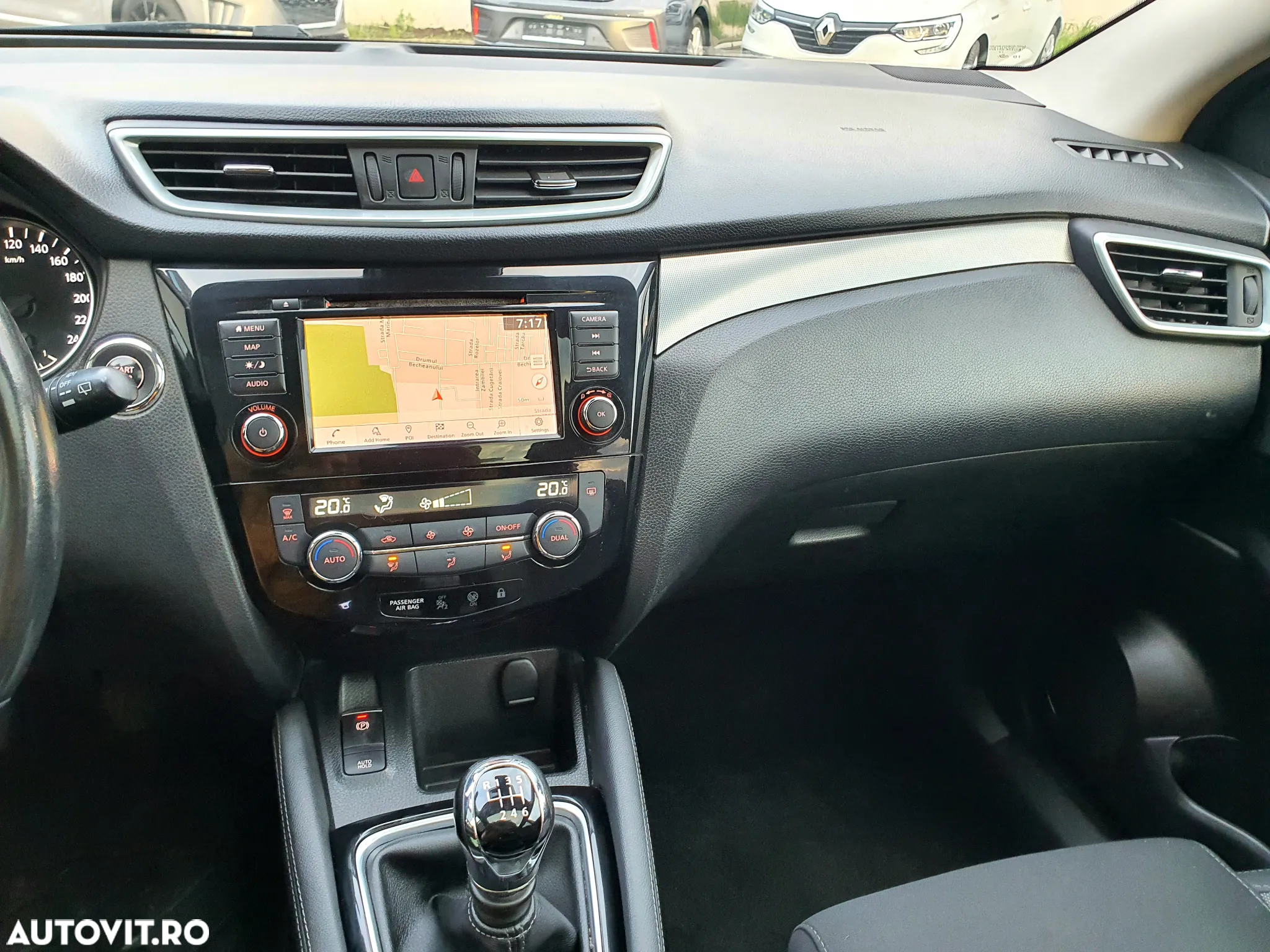 Nissan Qashqai 1.3 DIG-T N-CONNECTA - 23