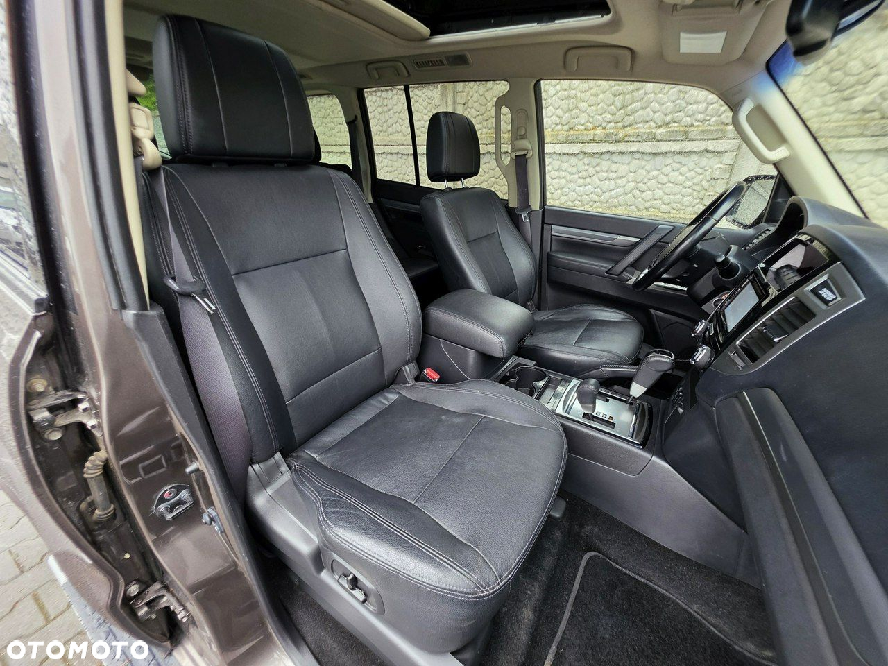 Mitsubishi Pajero - 23