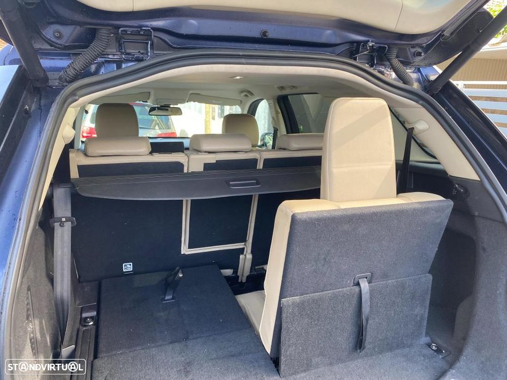 Land Rover Discovery Sport 2.0 TD4 HSE Luxury 7L Auto - 6