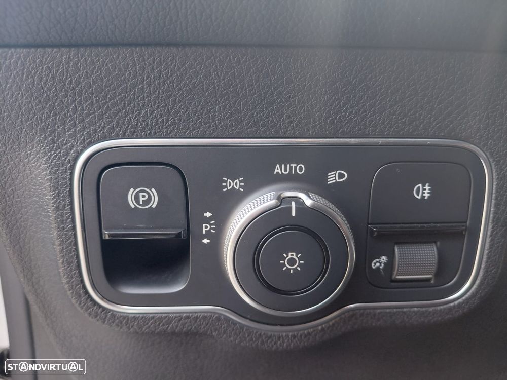 Mercedes-Benz GLB 180 d AMG Line - 15