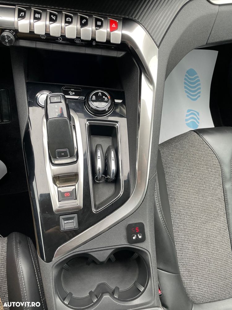 Peugeot 3008 1.2 PureTech 130 EAT8 GT - 7