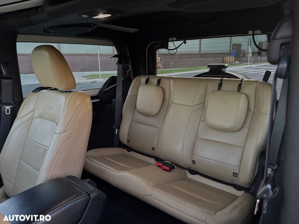 Jeep Wrangler - 11