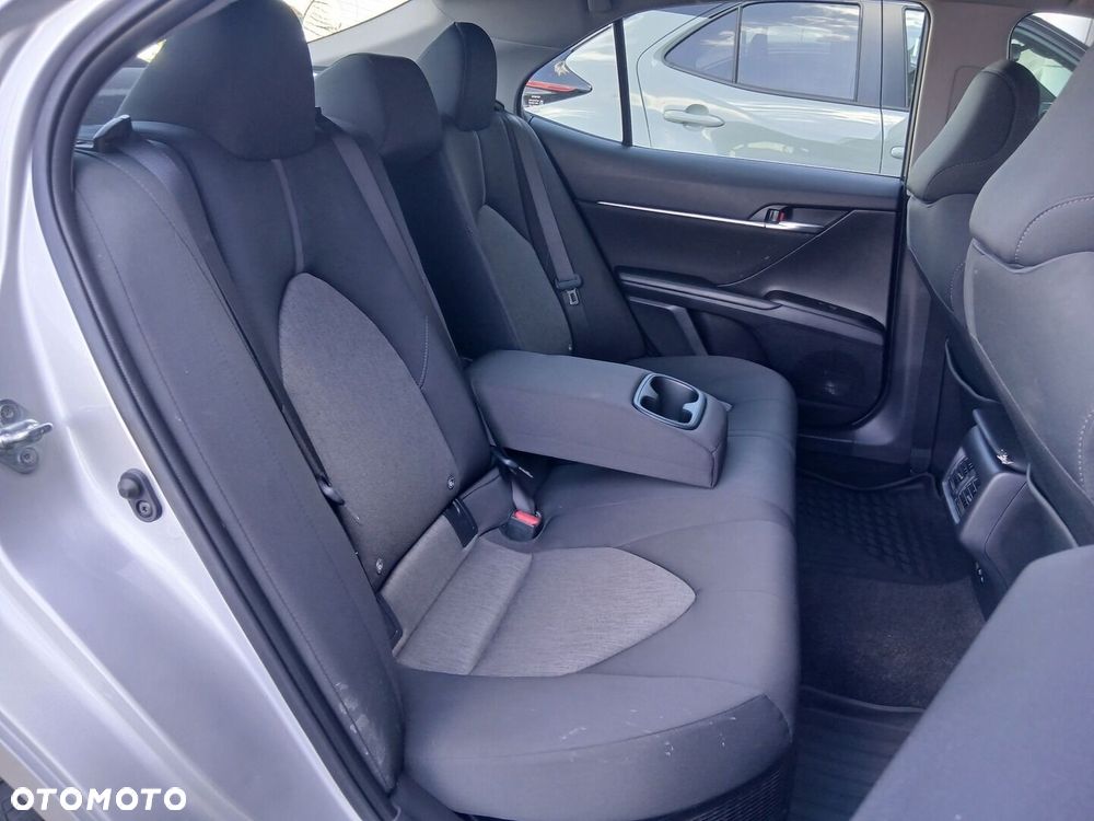 Toyota Camry 2.5 Hybrid Comfort CVT - 21